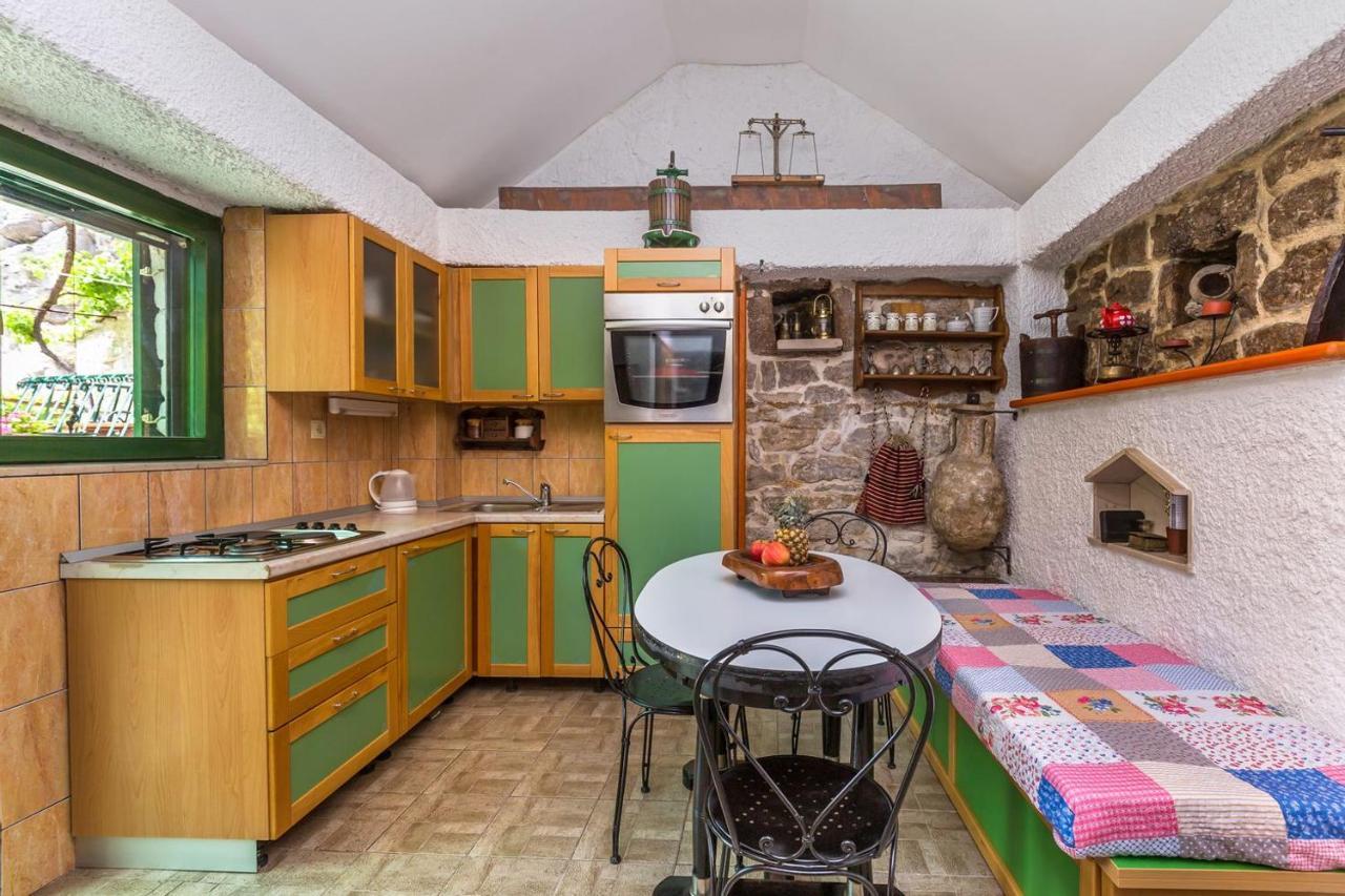 Mini Stone House Villa Omis Ngoại thất bức ảnh